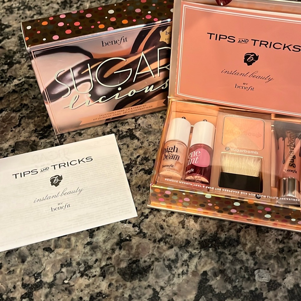 Benefits lip and cheek kit.